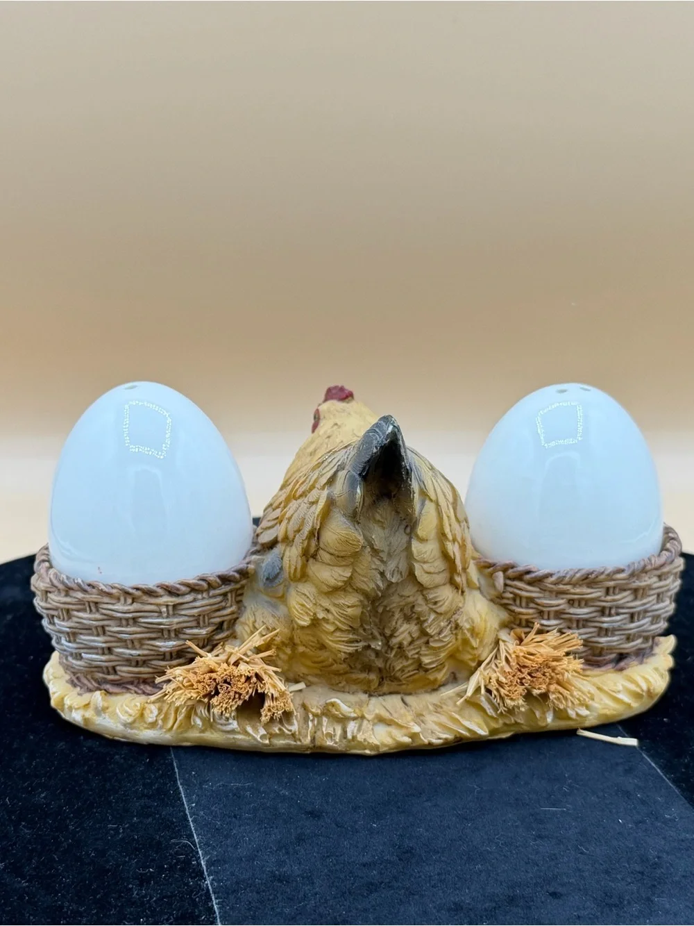 Ceramic Hen Egg Holder Salt & Pepper Shaker Set Farmhouse Chicken Kitchen Decor